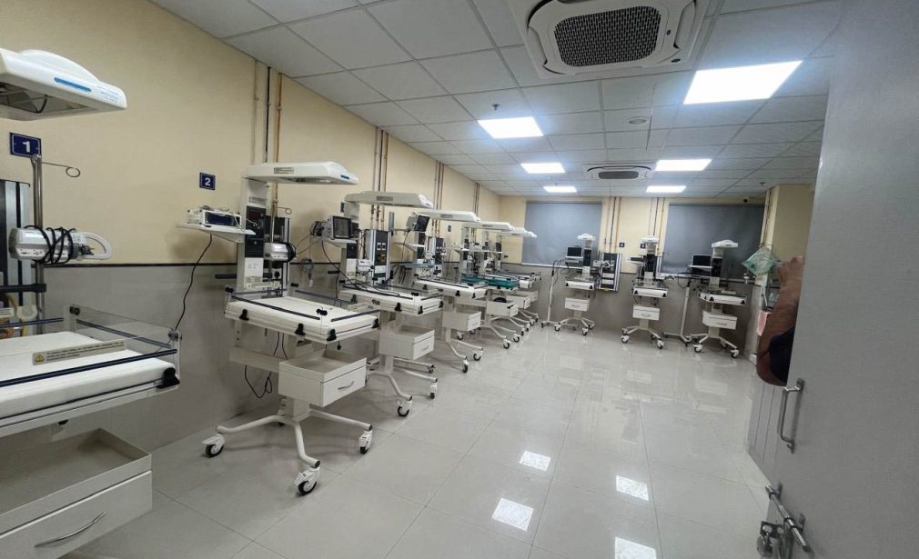 A urologist conducting an ultrasound examination on a patient at SRG Hospital, providing specialized care for kidney, bladder, and male reproductive health concerns.